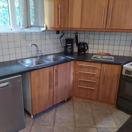 Marousi Comfy Apartment With Balcony Athena Bagian luar foto